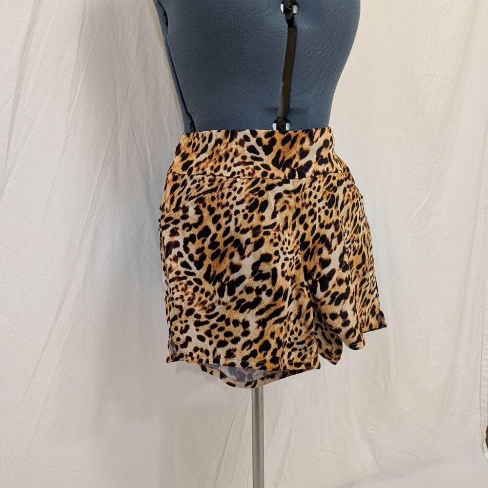 Leopard print high‑waist stretch shorts, size 8